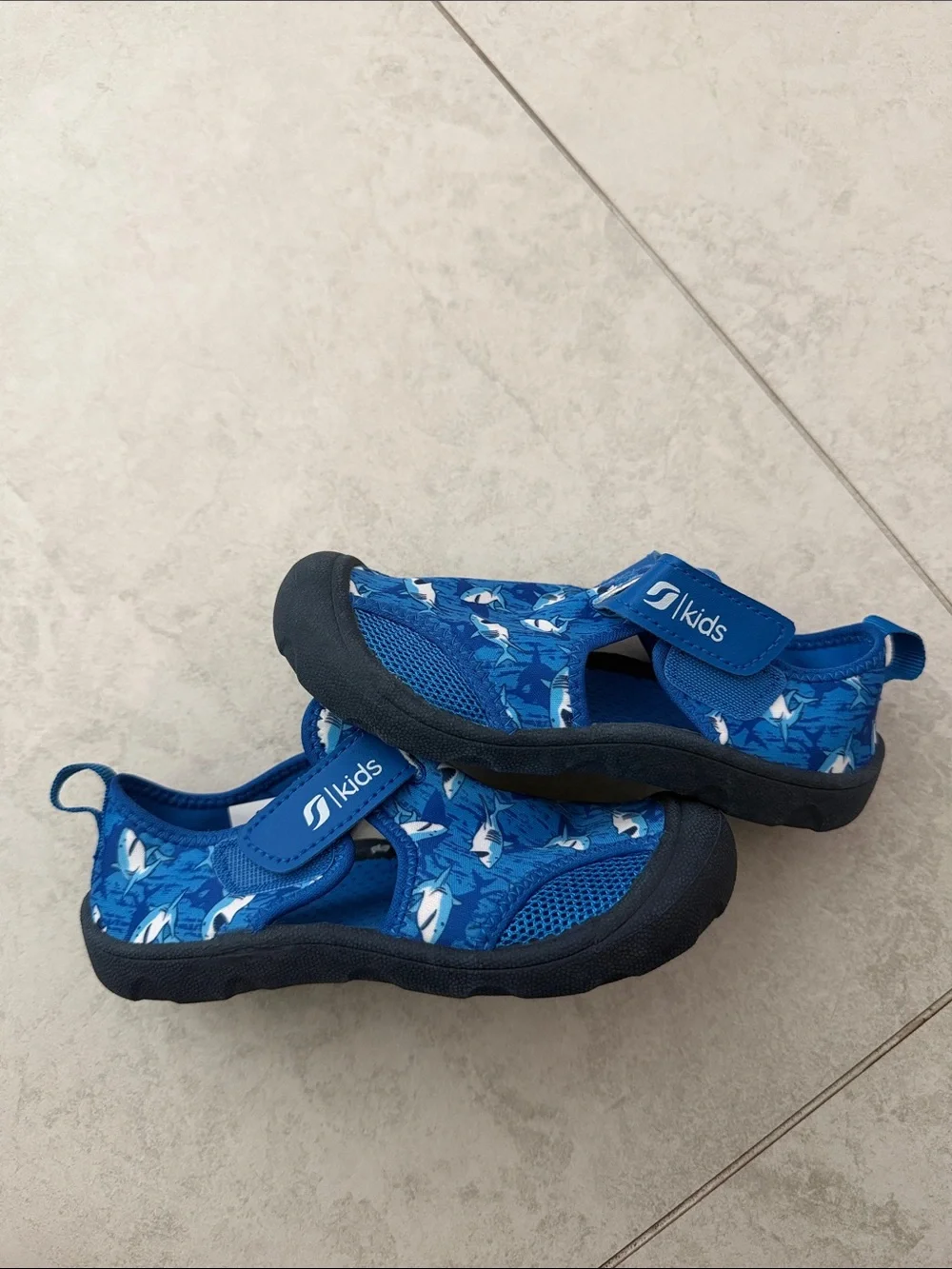 Toddler Blue Shark Print Water Shoes with Hook-and-Loop Strap